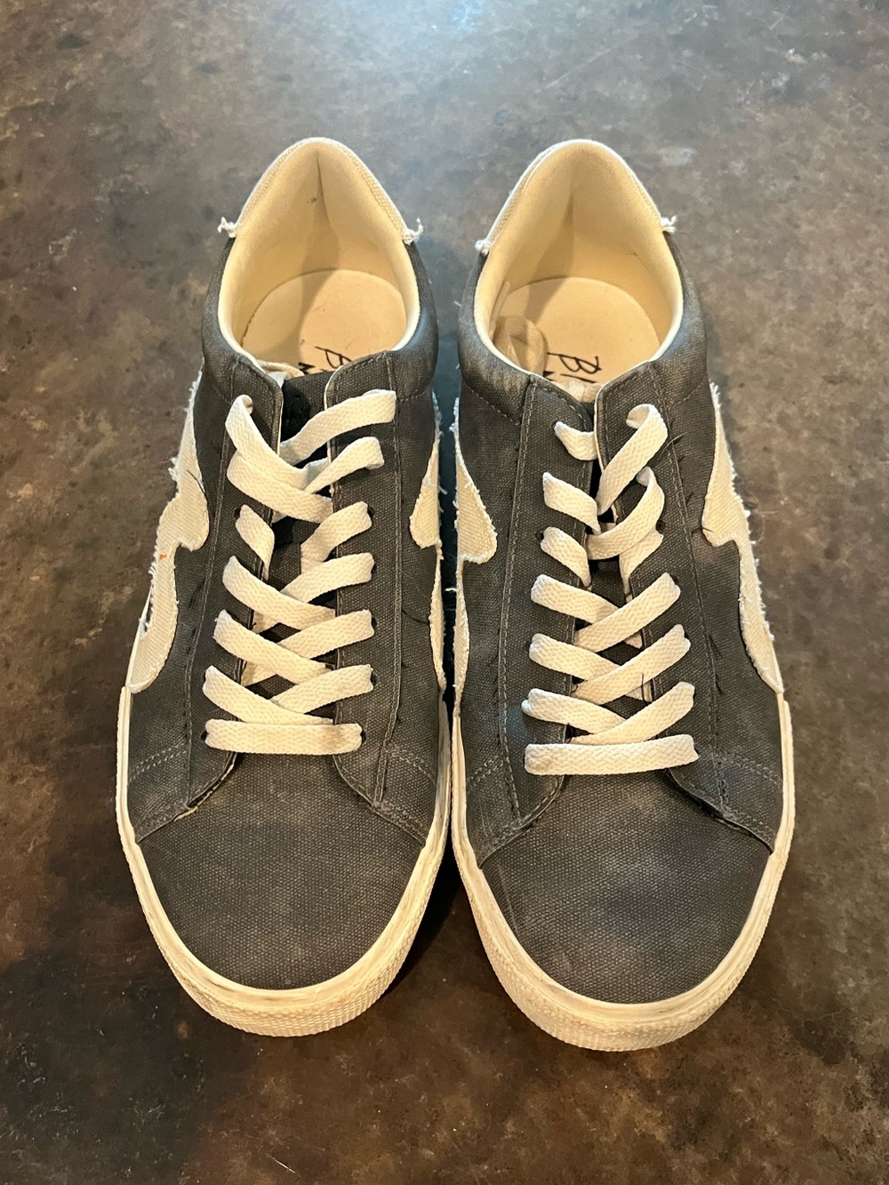 Casual Unisex Canvas Low-Top Sneakers in Dark Gray and White